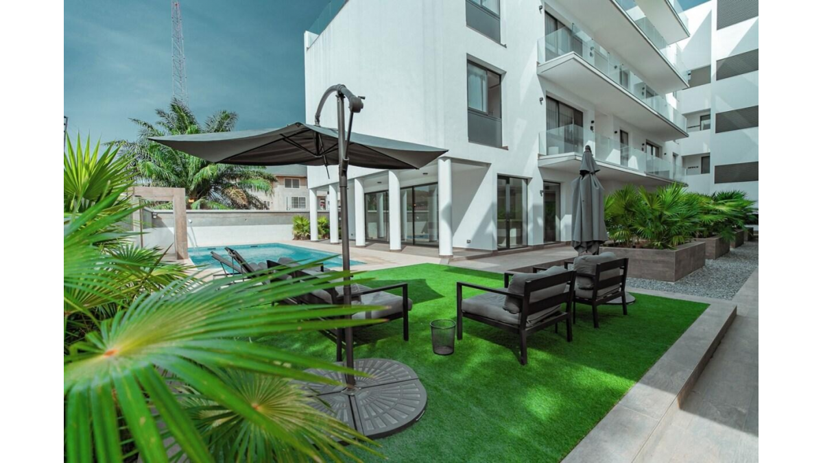 Luxury Fully Furnished 1-Bedroom Serviced Apartment for Short & Long Stay in Airport West