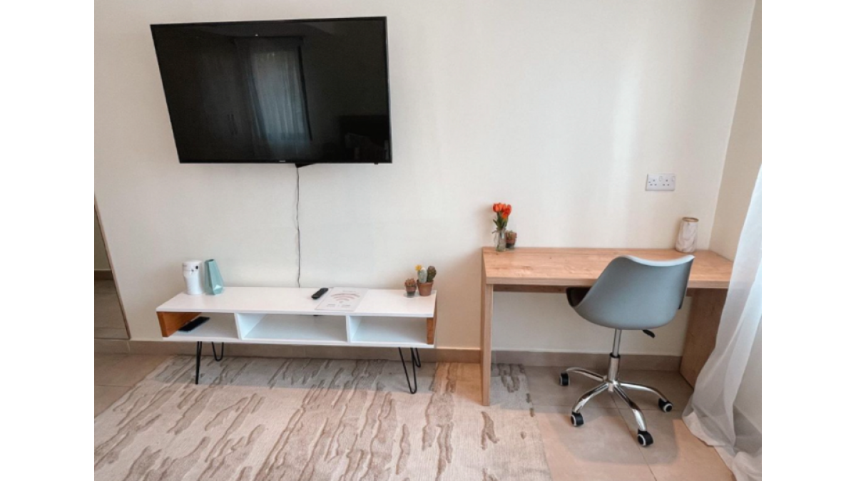 2 bed flat to let, Crown Lodge, Elystan Street - African Land