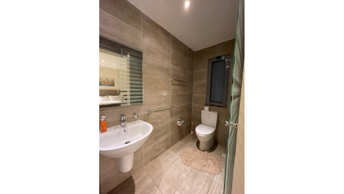 2 bed flat to let, Crown Lodge, Elystan Street - African Land
