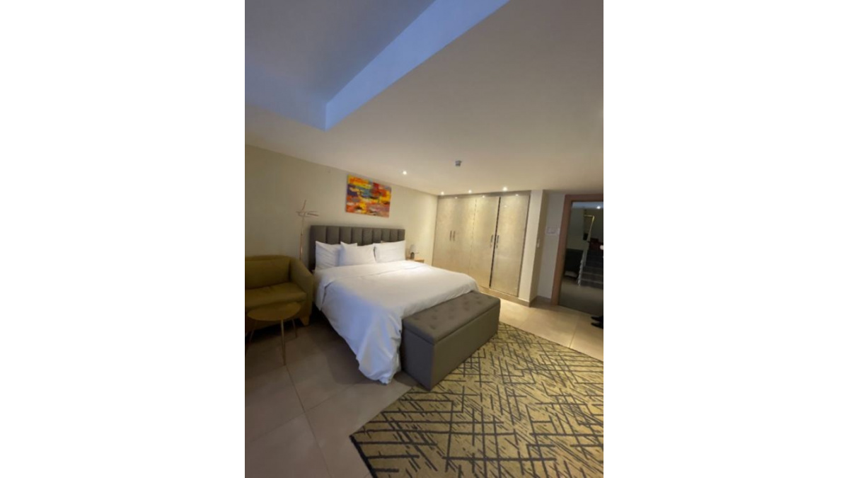 2 bed flat to let, Crown Lodge, Elystan Street - African Land