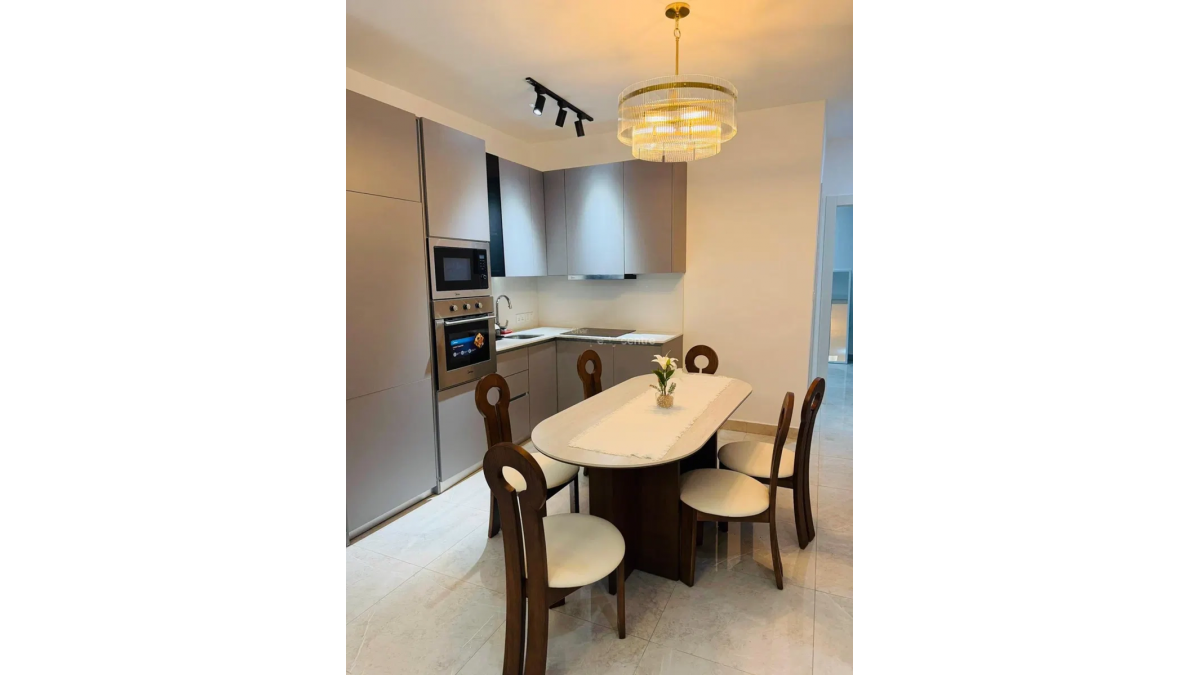 2 bed flat to let, Crown Lodge, Elystan Street - African Land