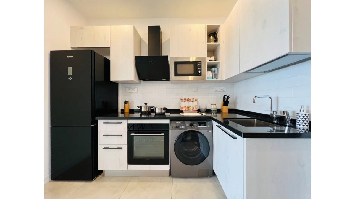 2 bed flat to let, Crown Lodge, Elystan Street - African Land