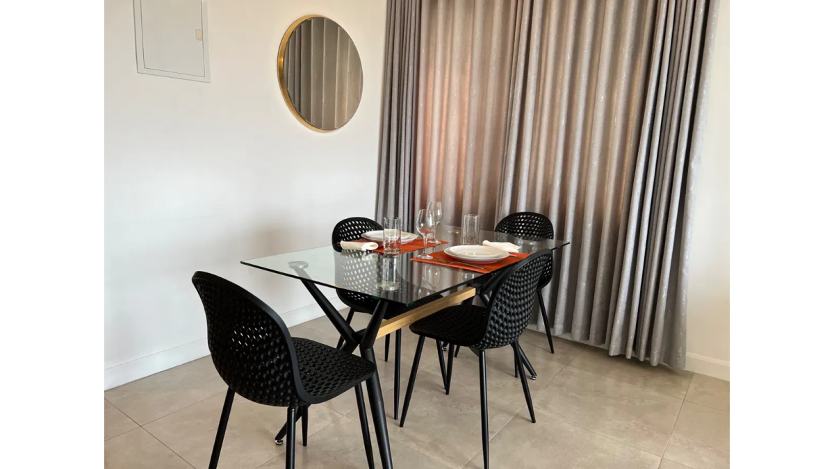 2 bed flat to let, Crown Lodge, Elystan Street - African Land