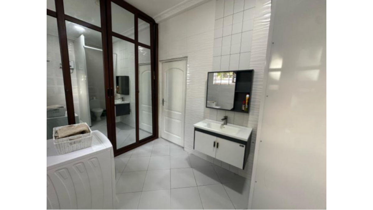 2 bed flat to let, Crown Lodge, Elystan Street - African Land