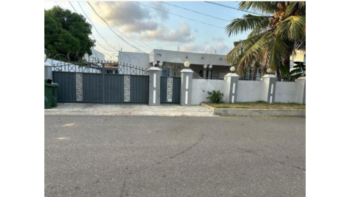 2 bed flat to let, Crown Lodge, Elystan Street - African Land