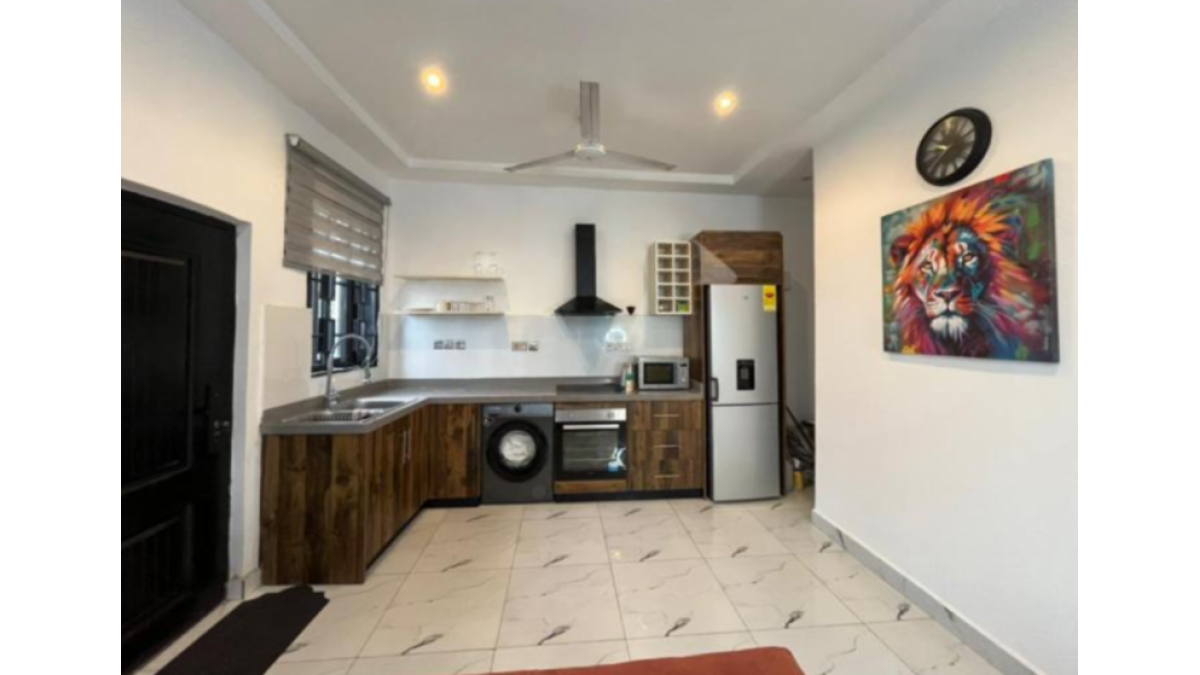 2 bed flat to let, Crown Lodge, Elystan Street - African Land