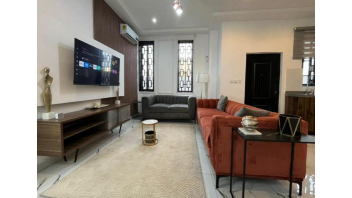 2 bed flat to let, Crown Lodge, Elystan Street - African Land