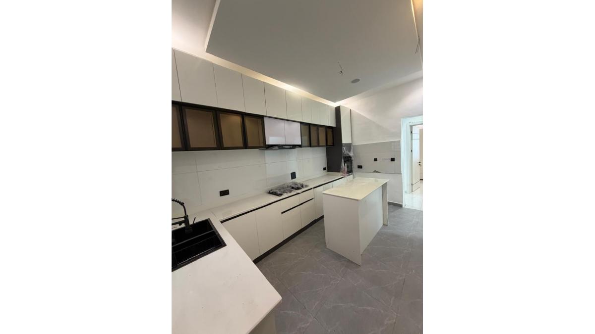 2 bed flat to let, Crown Lodge, Elystan Street - African Land