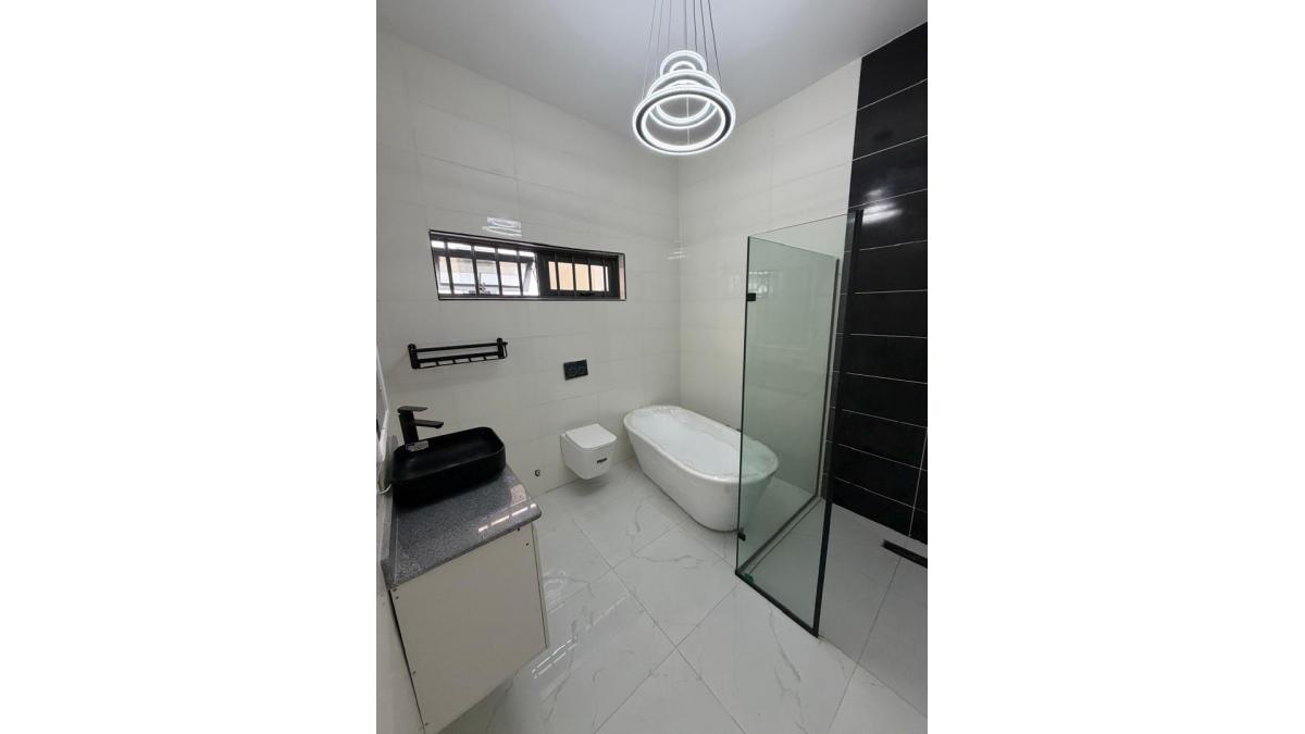 2 bed flat to let, Crown Lodge, Elystan Street - African Land