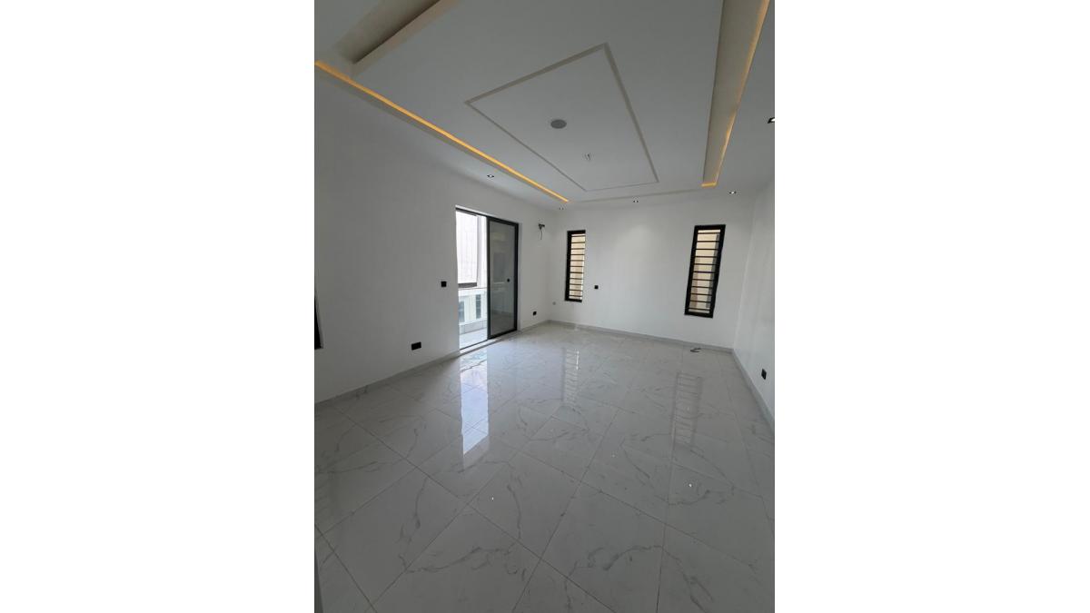 2 bed flat to let, Crown Lodge, Elystan Street - African Land