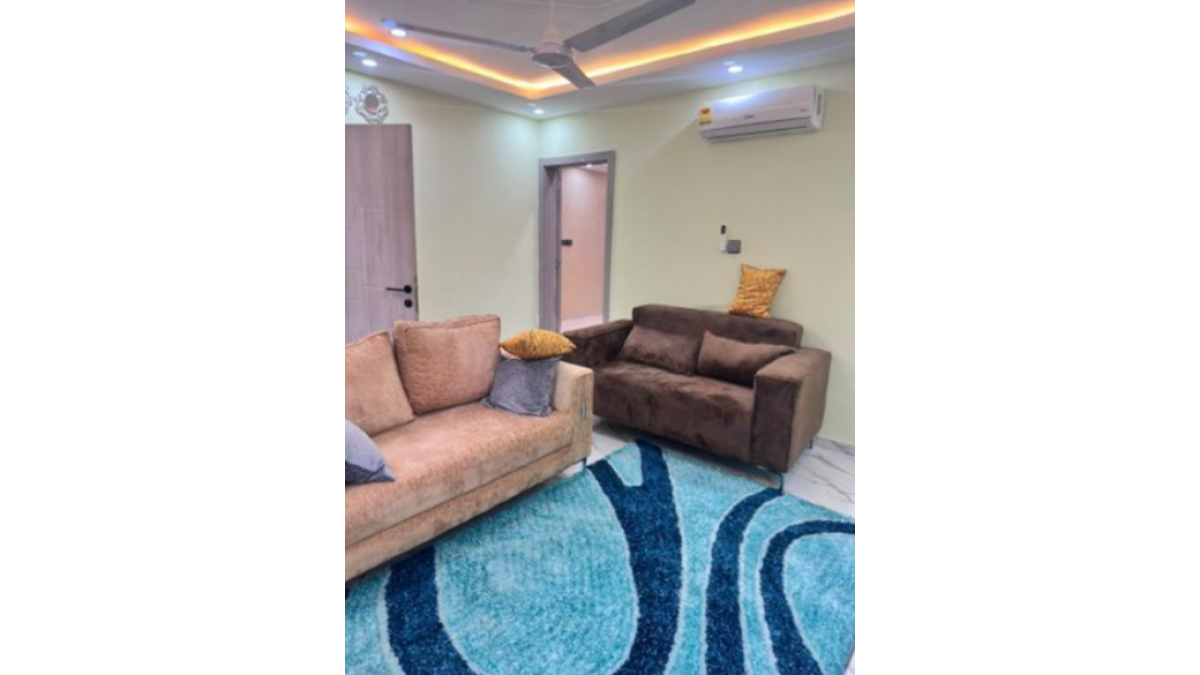 2 bed flat to let, Crown Lodge, Elystan Street - African Land