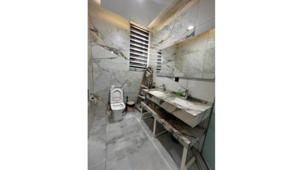 2 bed flat to let, Crown Lodge, Elystan Street - African Land
