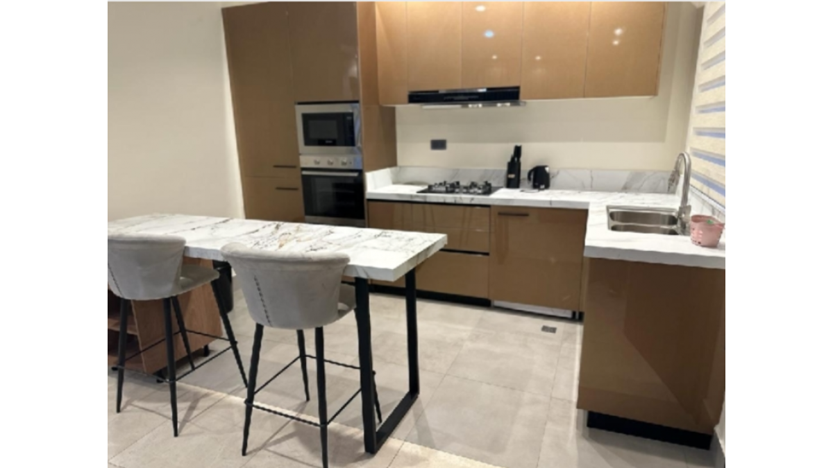 2 bed flat to let, Crown Lodge, Elystan Street - African Land
