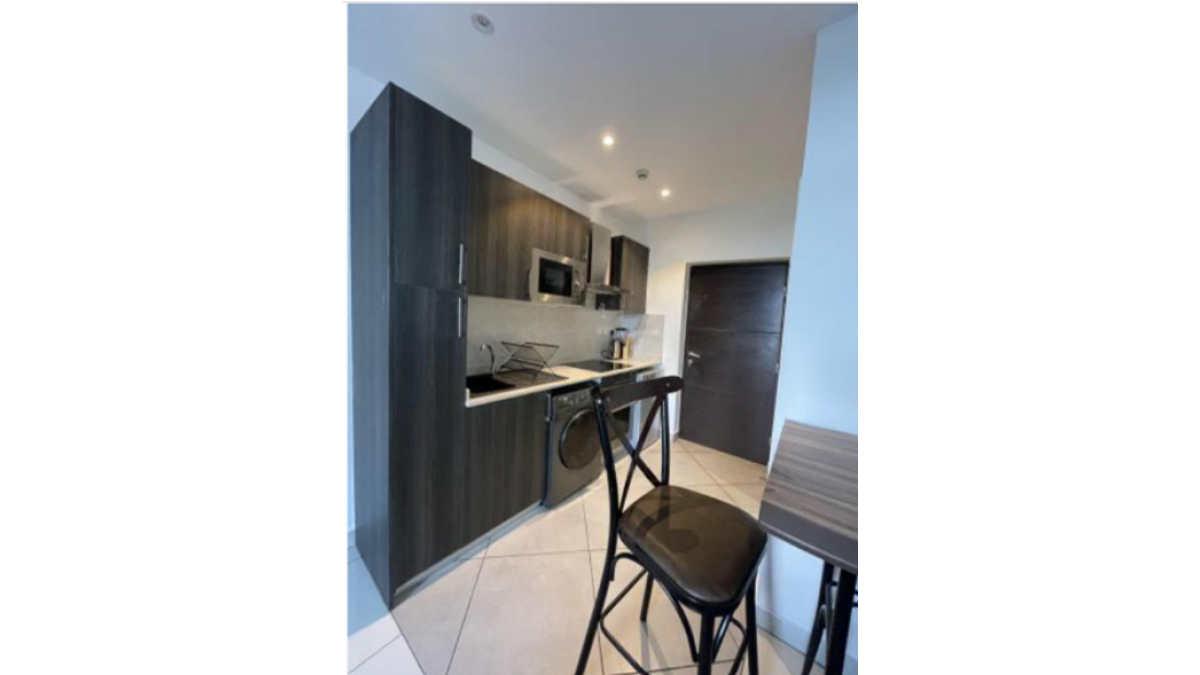 2 bed flat to let, Crown Lodge, Elystan Street - African Land