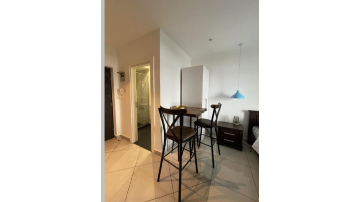 2 bed flat to let, Crown Lodge, Elystan Street - African Land