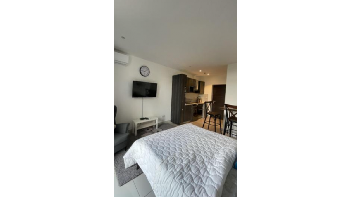 2 bed flat to let, Crown Lodge, Elystan Street - African Land