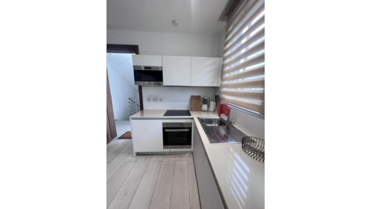 2 bed flat to let, Crown Lodge, Elystan Street - African Land