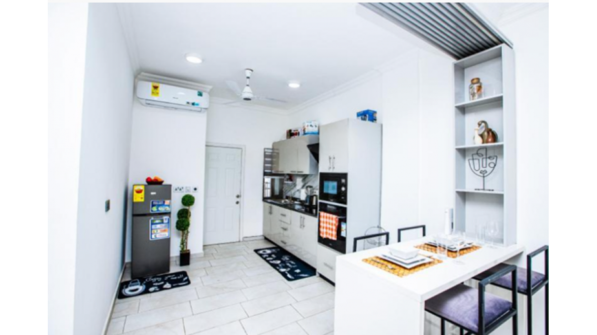 2 bed flat to let, Crown Lodge, Elystan Street - African Land