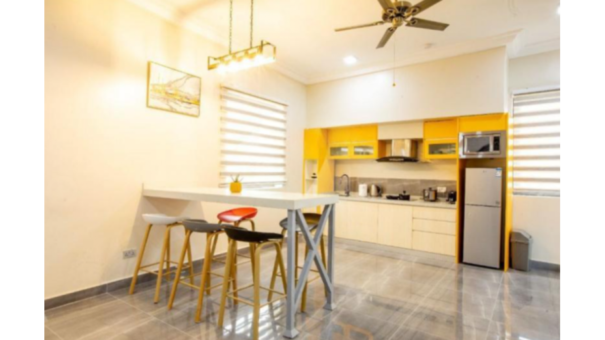 2 bed flat to let, Crown Lodge, Elystan Street - African Land
