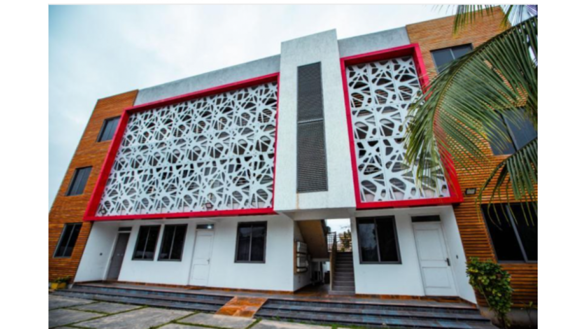 2 bed flat to let, Crown Lodge, Elystan Street - African Land