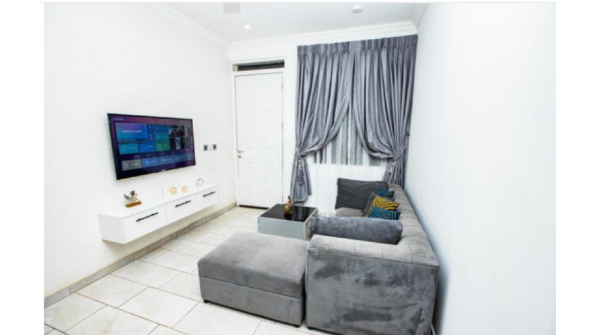 2 bed flat to let, Crown Lodge, Elystan Street - African Land