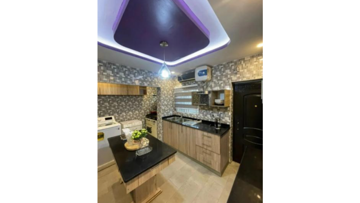 2 bed flat to let, Crown Lodge, Elystan Street - African Land