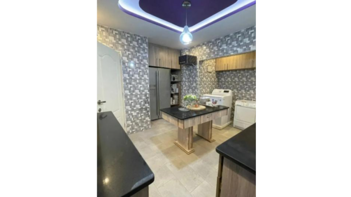 2 bed flat to let, Crown Lodge, Elystan Street - African Land