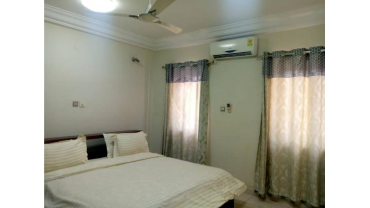 2 bed flat to let, Crown Lodge, Elystan Street - African Land