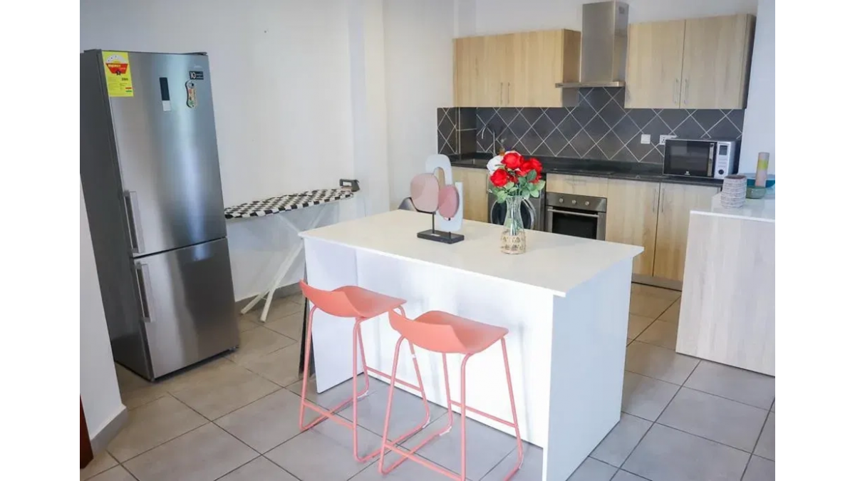 2 bed flat to let, Crown Lodge, Elystan Street - African Land