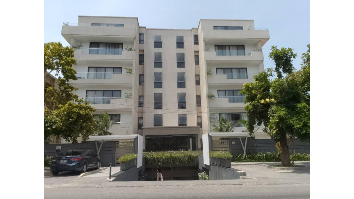 2 bed flat to let, Crown Lodge, Elystan Street - African Land