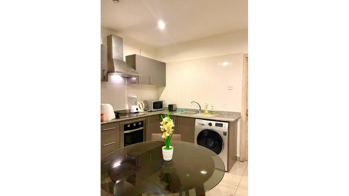 2 bed flat to let, Crown Lodge, Elystan Street - African Land