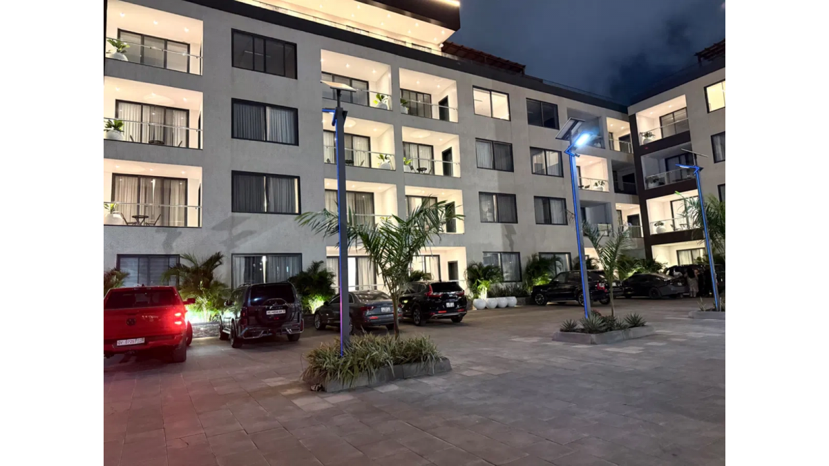 2 bed flat to let, Crown Lodge, Elystan Street - African Land