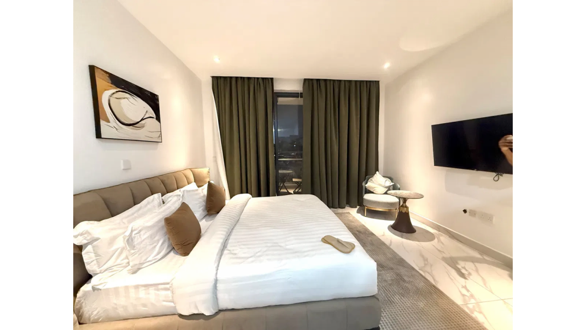 2 bed flat to let, Crown Lodge, Elystan Street - African Land