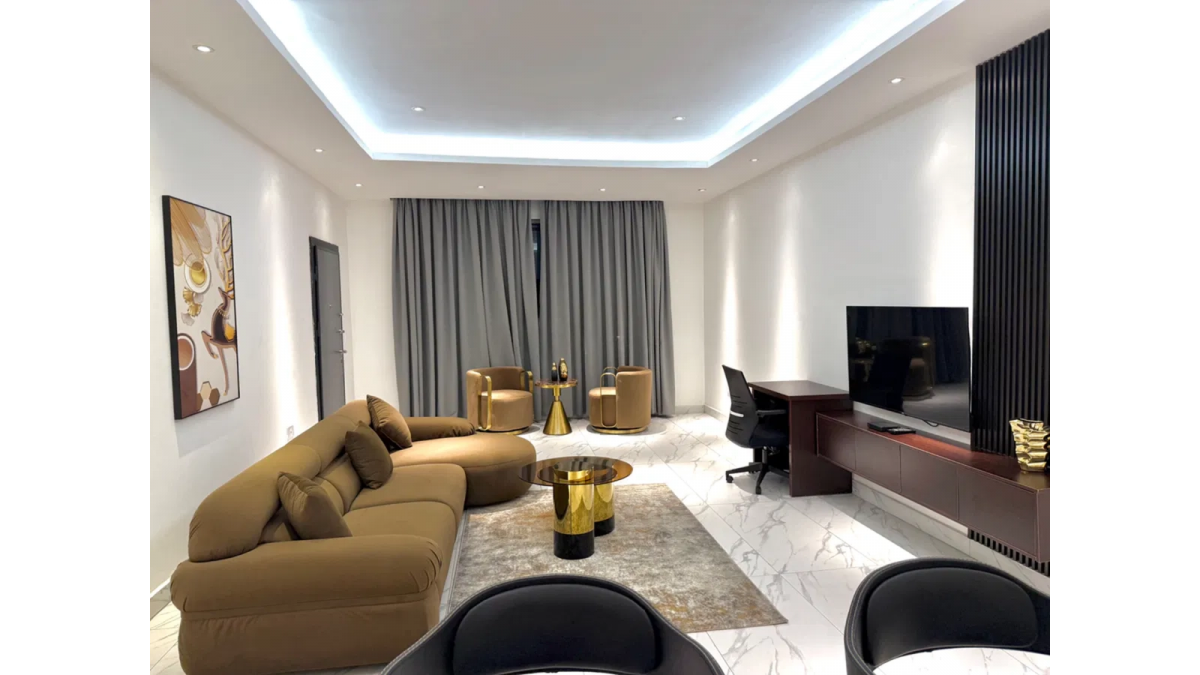 2 bed flat to let, Crown Lodge, Elystan Street - African Land