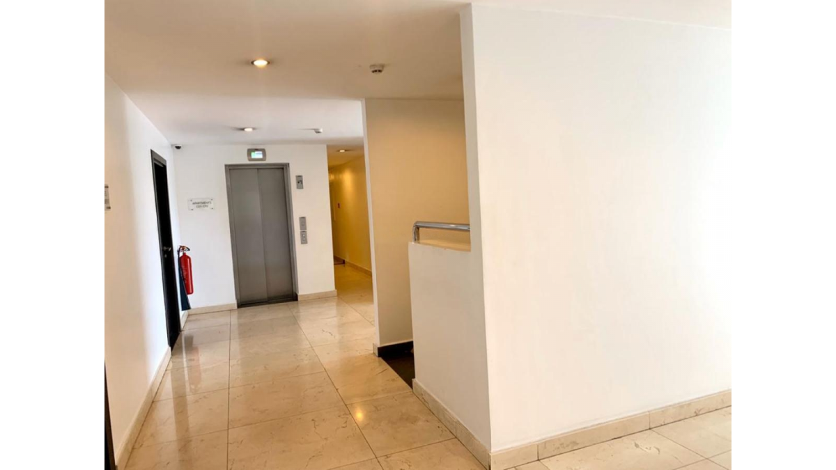 2 bed flat to let, Crown Lodge, Elystan Street - African Land