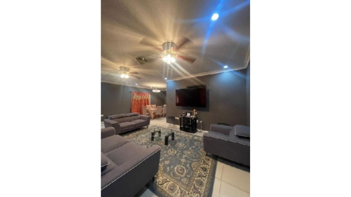 2 bed flat to let, Crown Lodge, Elystan Street - African Land