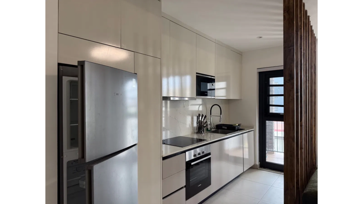 2 bed flat to let, Crown Lodge, Elystan Street - African Land