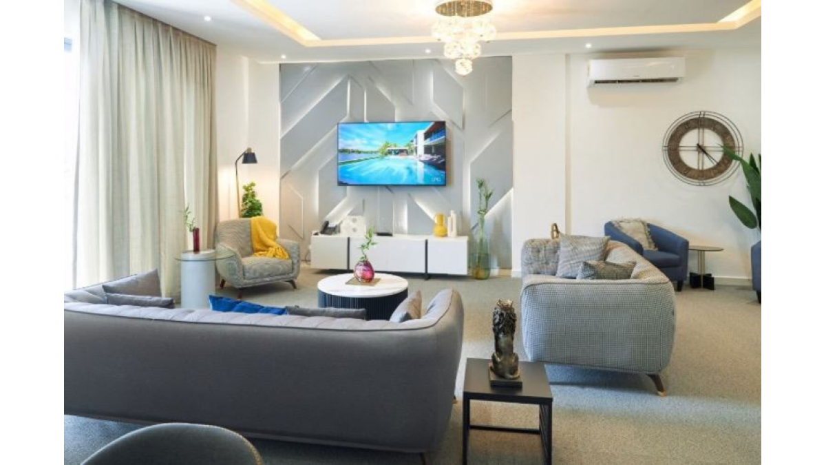 2 bed flat to let, Crown Lodge, Elystan Street - African Land