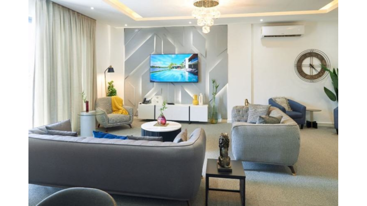 Fully Furnished 3-Bedroom Loft Apartment with Swimming Pool & Gym in Cantonments, Accra