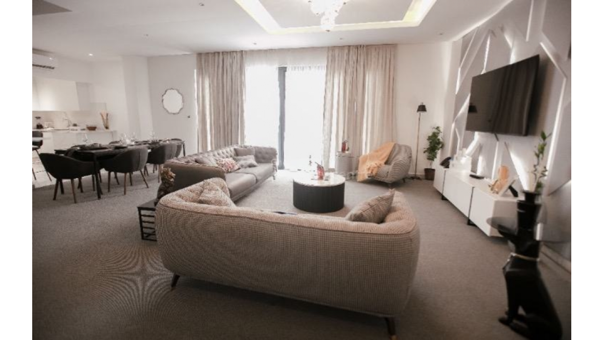 2 bed flat to let, Crown Lodge, Elystan Street - African Land