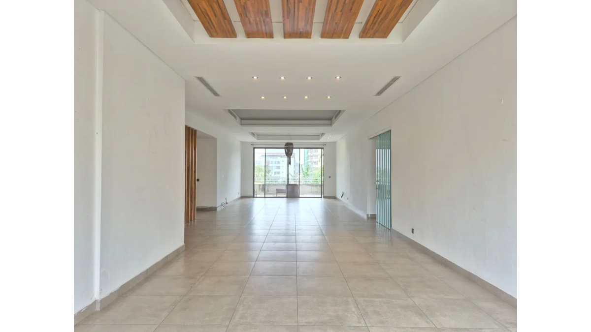 2 bed flat to let, Crown Lodge, Elystan Street - African Land