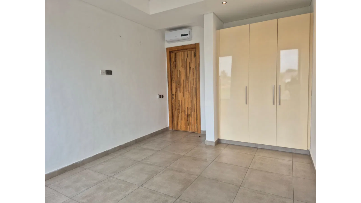 2 bed flat to let, Crown Lodge, Elystan Street - African Land