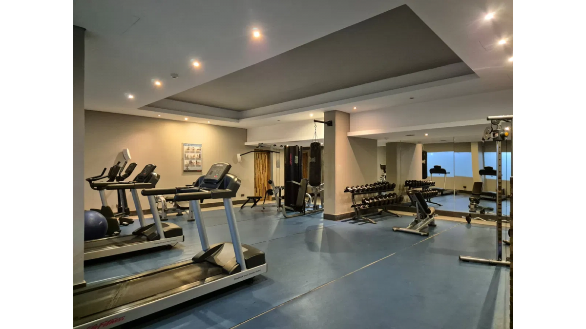2 bed flat to let, Crown Lodge, Elystan Street - African Land