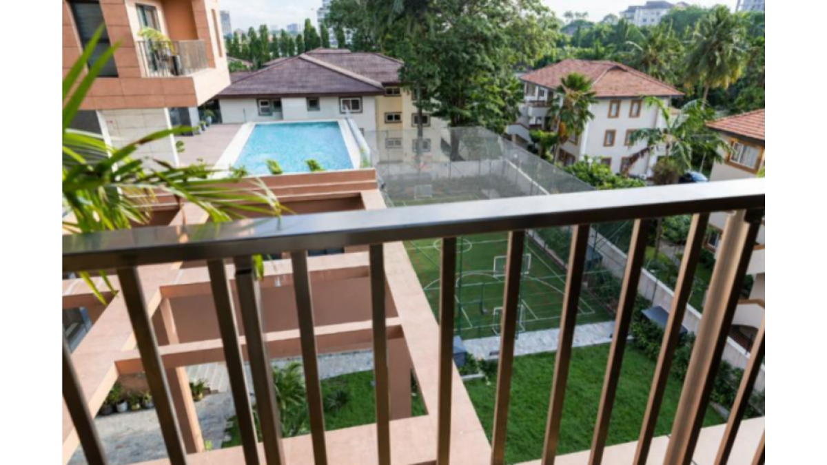 2 bed flat to let, Crown Lodge, Elystan Street - African Land