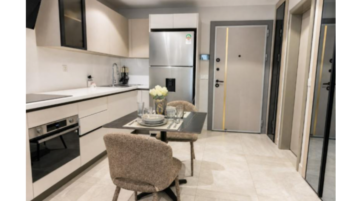 2 bed flat to let, Crown Lodge, Elystan Street - African Land