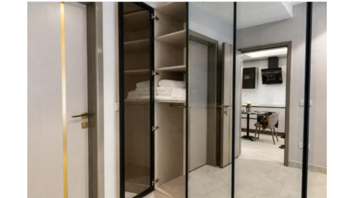 2 bed flat to let, Crown Lodge, Elystan Street - African Land