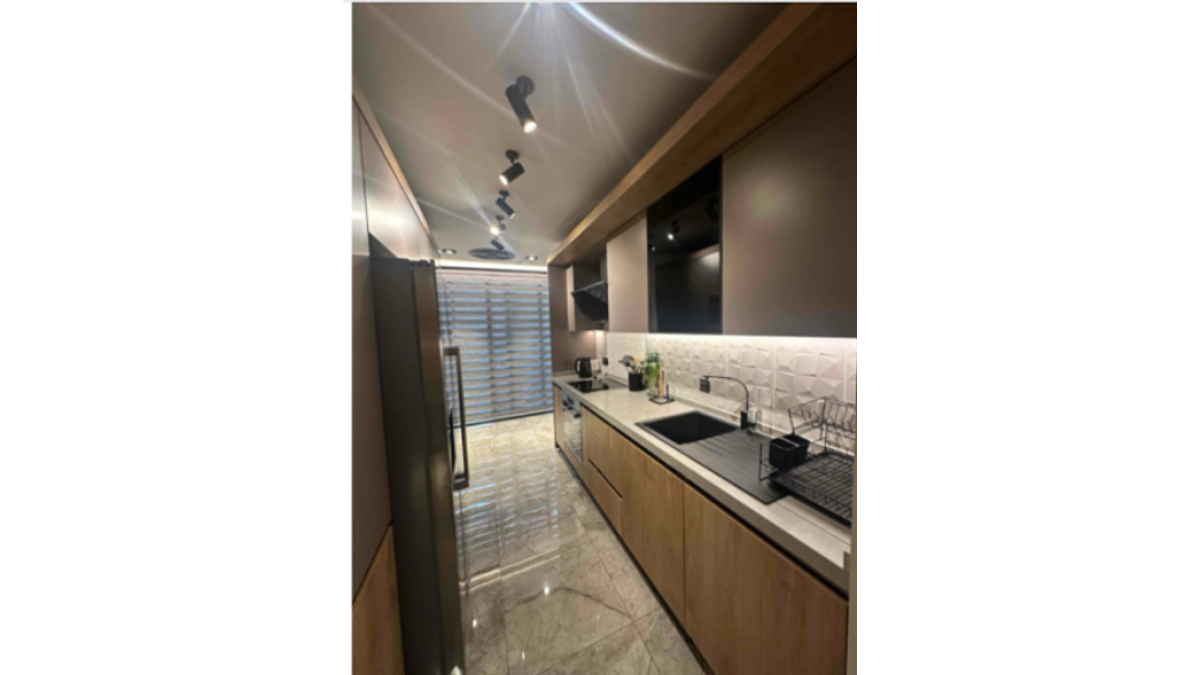 2 bed flat to let, Crown Lodge, Elystan Street - African Land