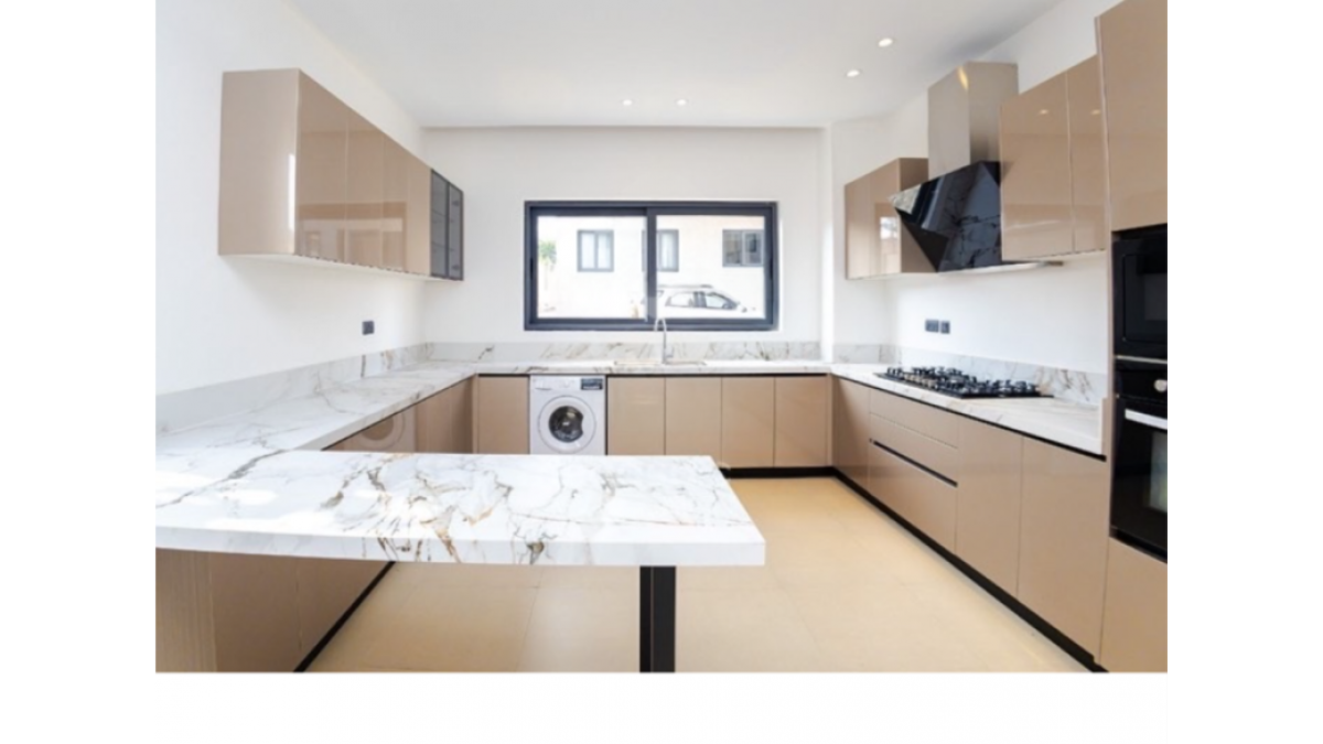 2 bed flat to let, Crown Lodge, Elystan Street - African Land