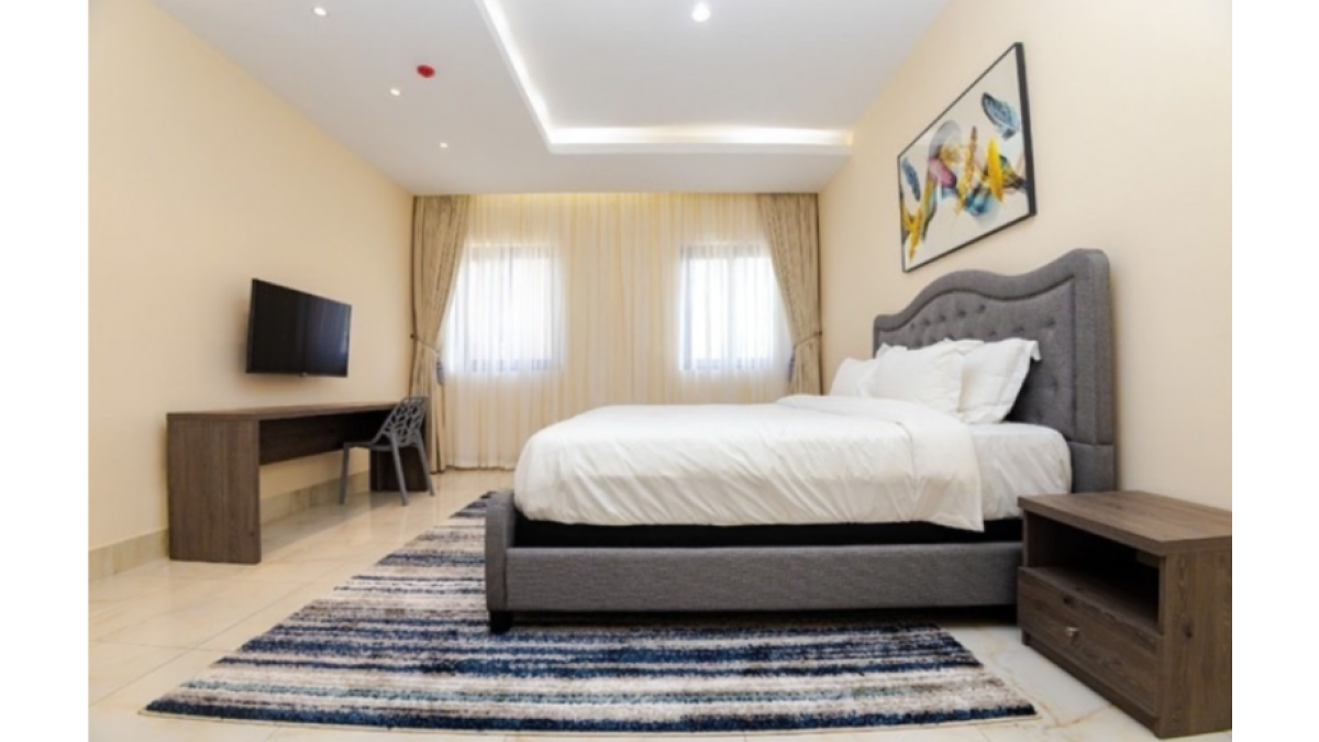 2 bed flat to let, Crown Lodge, Elystan Street - African Land