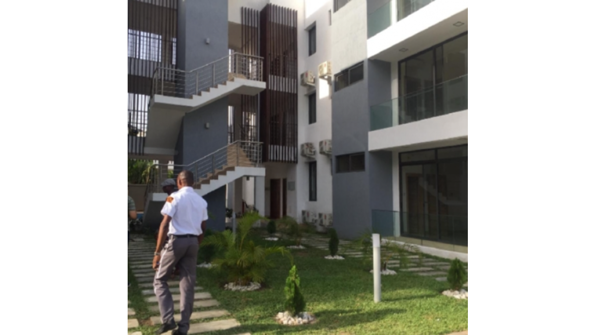 2 bed flat to let, Crown Lodge, Elystan Street - African Land